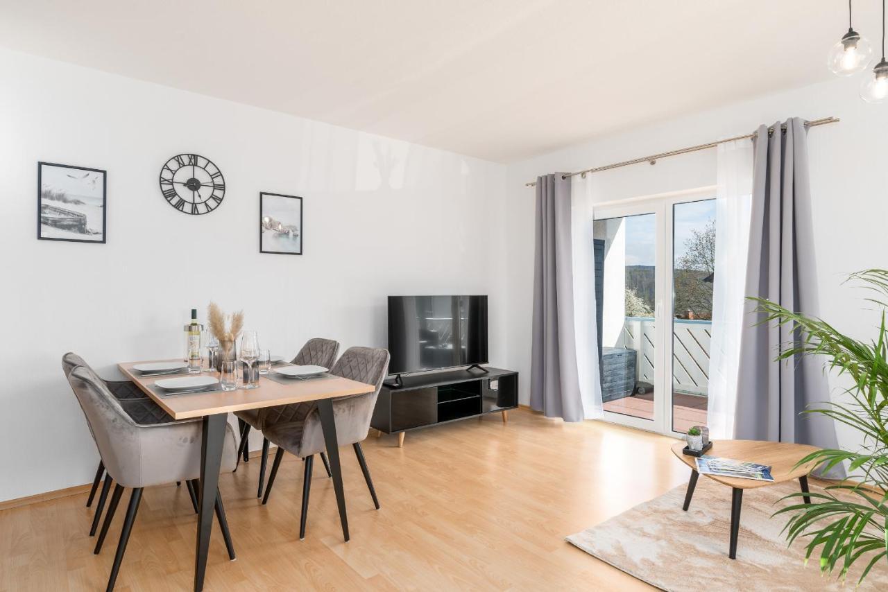 Harmony: - Sperrmauer - Lounge